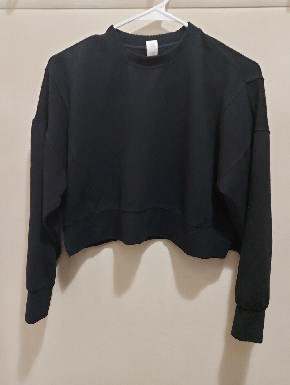 90 Degree By Reflex Black Cropped Exercise Crewneck Sweatshirt